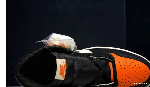  555088-005 Retro Backboard Jordan High 1 555088-005 Shattered 0507